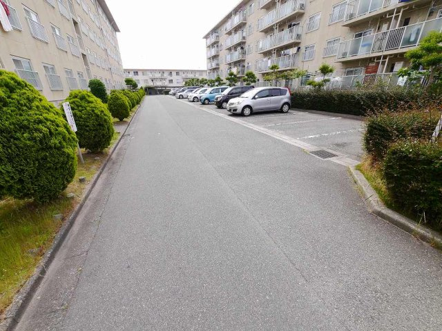 東垂水2号棟の駐車場