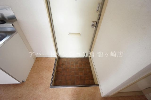 藤ビル佐貫マンションの玄関