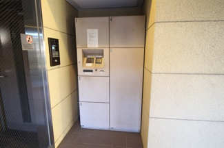 【その他共用部分】 | 忙しい方に特に嬉しい宅配ボックスを完備。