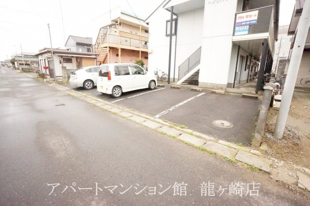 ヘイワハイツの駐車場