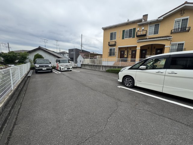 サンリットパークの駐車場