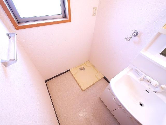 ルーチェ本町の設備|洗濯機置き場です