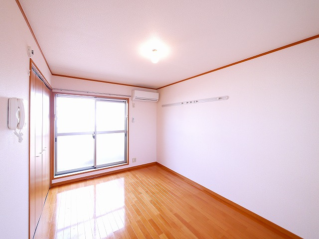 ルーチェ本町の居間・リビング|使いやすい居間です