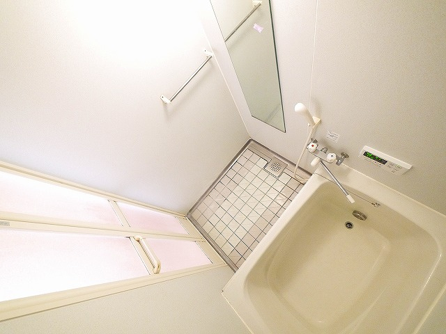 ルーチェ本町の浴室|落ち着いた空間のお風呂です