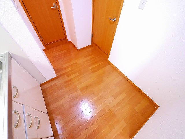 ルーチェ本町のキッチン|コンパクトなキッチンで掃除もラクラク