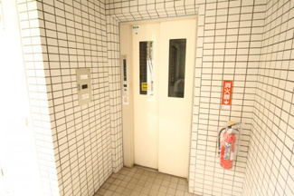 【その他共用部分】 | 日々の生活に欠かせないエレベーターを完備。
