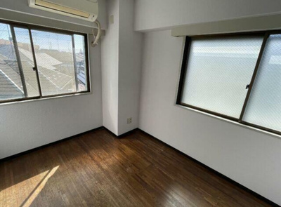 【居間・リビング】 | ラ・ルース国立