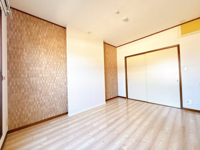 【洋室】 | ピュアパレス