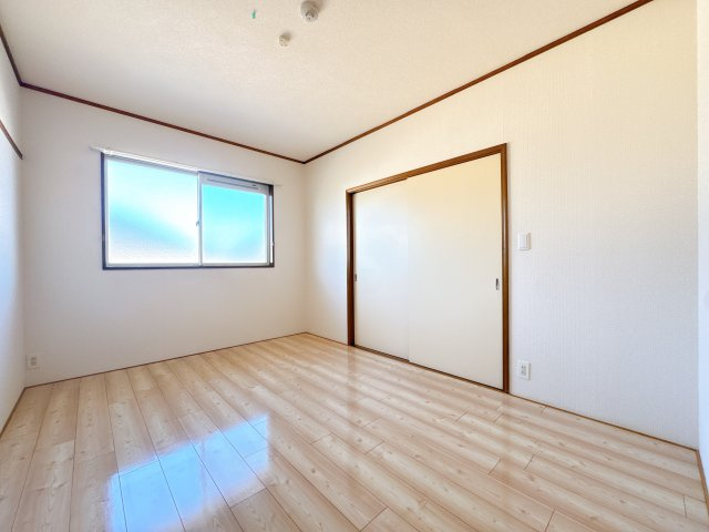 【洋室】 | ピュアパレス