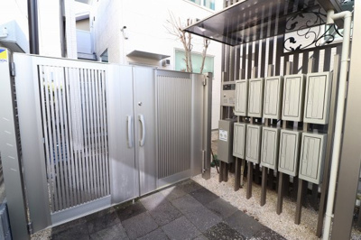 【エントランス】 | メザンジュ