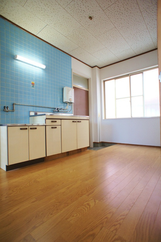 やすらぎビル【10,000円キャッシュバック対象物件】の居間・リビング|リビングです