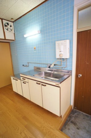 やすらぎビル【10,000円キャッシュバック対象物件】のキッチン|お料理しやすいキッチンです