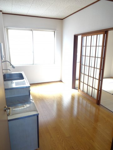 やすらぎビル【10,000円キャッシュバック対象物件】のセキュリティ|リビングです