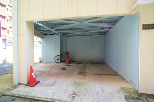やすらぎビル【10,000円キャッシュバック対象物件】の駐車場|駐車場です