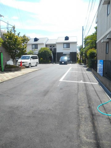 グリーンタウン津留崎【10,000円キャッシュバック対象物件】のエントランス|駐車場です