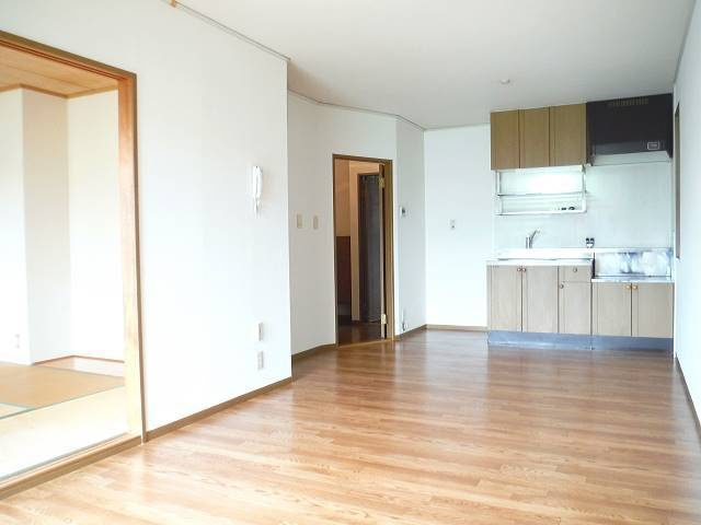 グリーンタウン津留崎【10,000円キャッシュバック対象物件】の居間・リビング|使いやすいリビングです