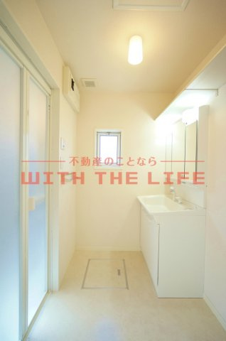 グランメゾン大石【キャッシュバック対象物件】の洗面所|脱衣スペースもあります