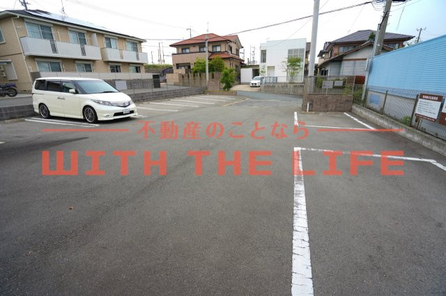 グランメゾン大石【キャッシュバック対象物件】の駐車場|カースペースがあります