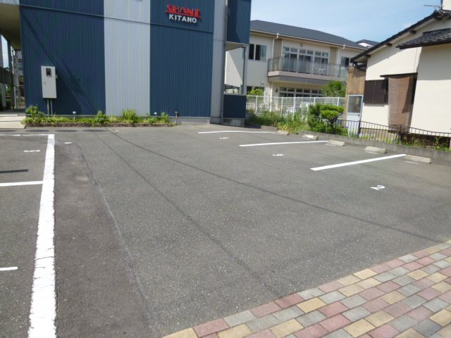 SHANT（シャント）北野【キャッシュバック対象物件】の駐車場|駐車場に車を止められます