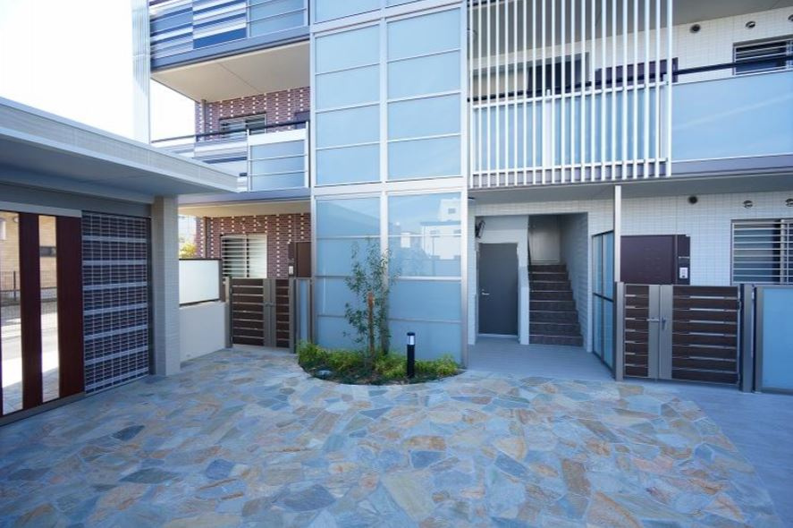 サニーコート梅満【キャッシュバック対象物件】のエントランス