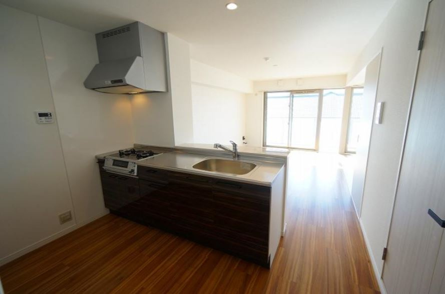 サニーコート梅満【キャッシュバック対象物件】の居間・リビング|ゆったりとしたリビングです