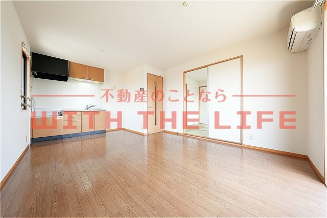 セジュールシャンスⅡ【キャッシュバック対象物件】の居間・リビング|ゆったりとした居間です