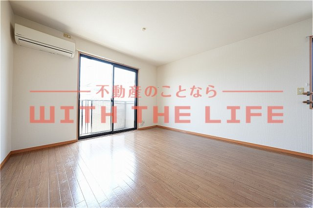 セジュールシャンスⅡ【キャッシュバック対象物件】の居間・リビング|ゆったりとしたリビングです