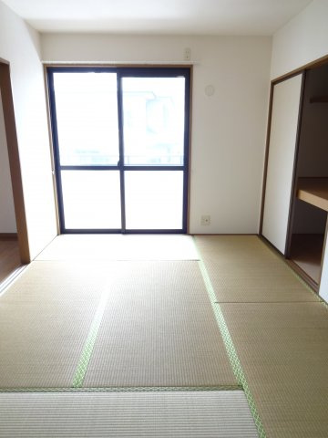 シャルムⅣ【10,000円キャッシュバック対象物件】の和室|和室、ちょっとしたくつろぎスペースにいかがでしょうか