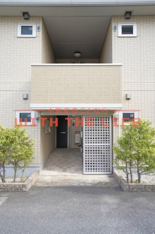 カーサマローン【キャッシュバック対象物件】のエントランス|ゆとりのあるエントランスです
