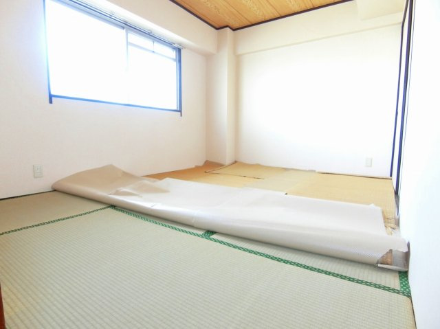 第二森光ビル【10,000円キャッシュバック対象物件】の和室|い草の香りが落ち着く素敵な和室です