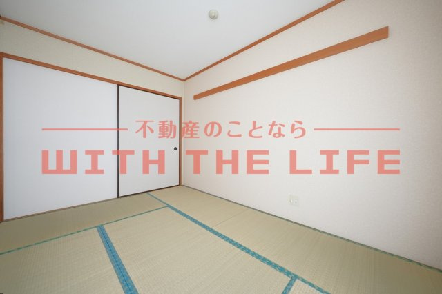 RENACE MITOU（ルネスミトウ）【キャッシュバック対象物件】の和室|落ち着いた雰囲気の和室付きです