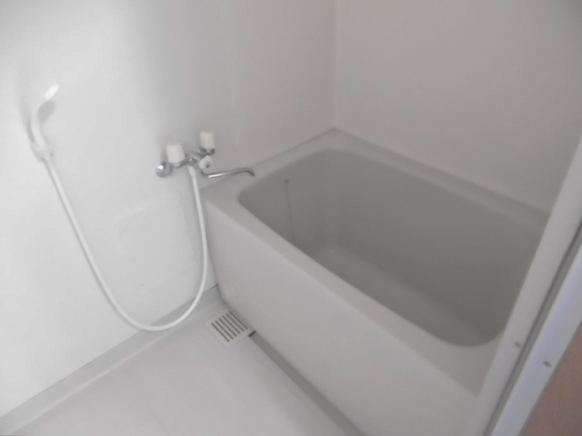 サクシード【10,000円キャッシュバック対象物件】の浴室|ゆったり過ごせるお風呂です