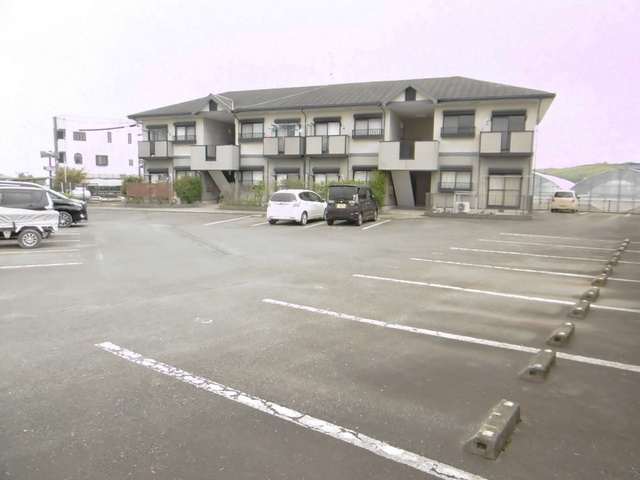 サクシード【10,000円キャッシュバック対象物件】の駐車場|駐車場です