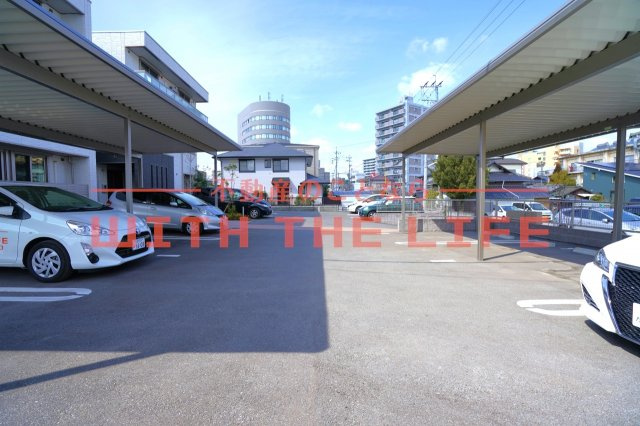 アレーズメゾン【キャッシュバック対象物件】の駐車場|駐車スペースもあります