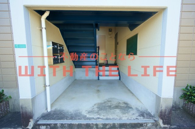 サンハイツ小森野A棟【10,000円キャッシュバック対象物件】のエントランス|落ち着いたエントランスです