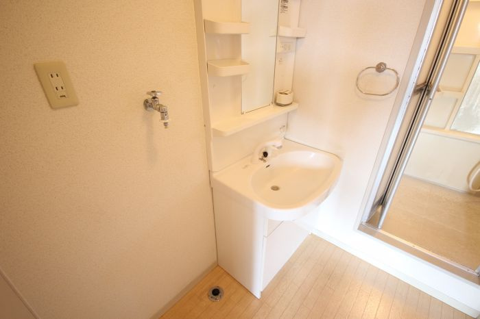 サンエクセル小森野D【10,000円キャッシュバック対象物件】の洗面所|スペースが確保できる洗面所です
