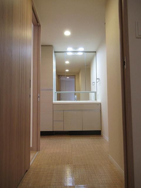 ライオンズ六ッ門サンリヤンタワー【キャッシュバック対象物件】の洗面所|広い洗面スペース