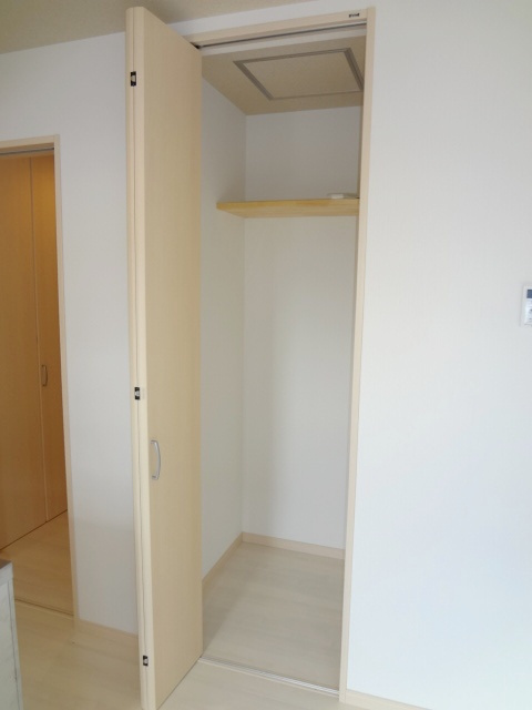 G-ROSSO（ジーロッソ）【キャッシュバック対象物件】の収納|小物を収納するのに便利です