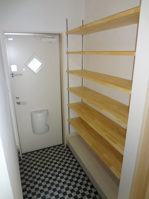 G-ROSSO（ジーロッソ）【キャッシュバック対象物件】の玄関|落ち着いた玄関です