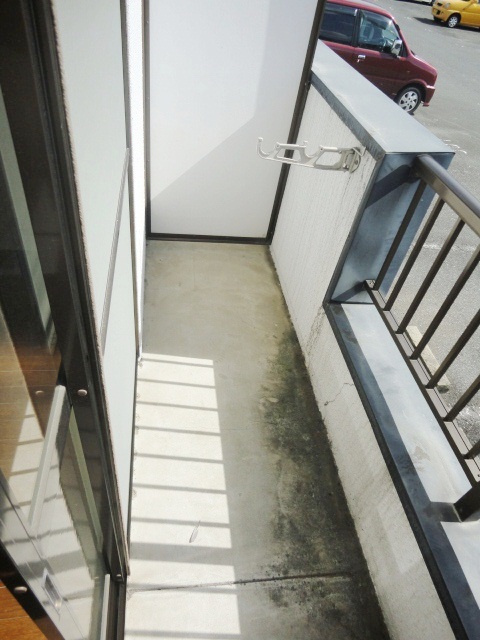 ウッドハウスⅡ【キャッシュバック対象物件】のバルコニー