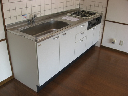 グリーンヒルズ東山Ⅱ【キャッシュバック対象物件】のキッチン|お料理しやすいキッチンです