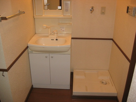 グリーンヒルズ東山Ⅱ【キャッシュバック対象物件】の独立洗面台|独立洗面台あり、毎朝おしゃれに忙しい女性の方におすすめです