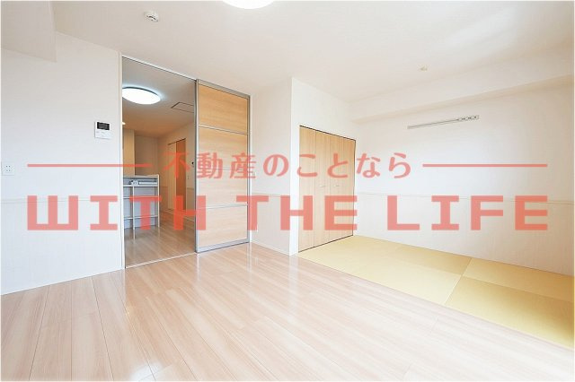 WITH THE LIGHT（ウィズザライト）【10，000円キャッシュバック対象物件】の居間・リビング|おしゃれなリビングです