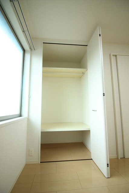 グリーンハイム【キャッシュバック対象物件】の収納|こまごまとしたものを収納できそうですね