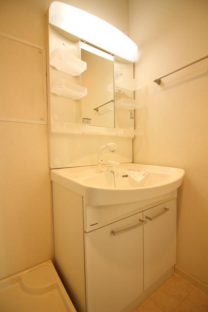 グリーンハイム【キャッシュバック対象物件】の独立洗面台|独立洗面化粧台が付いています