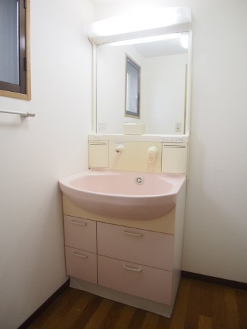ルミエール貝白【キャッシュバック対象物件】の独立洗面台|独立洗面化粧台が付いています