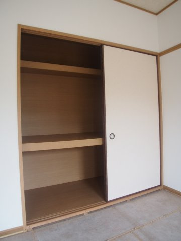 ルミエール貝白【キャッシュバック対象物件】の収納|こまごまとしたものを収納できそうですね