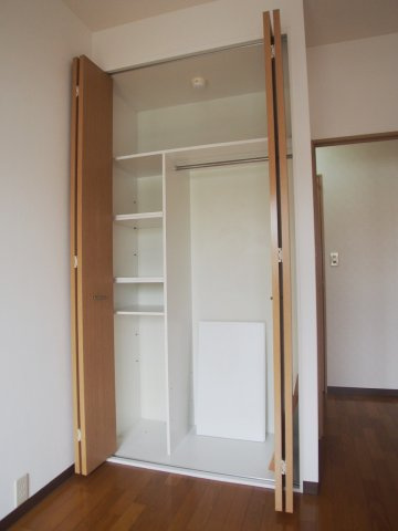 ルミエール貝白【キャッシュバック対象物件】の収納|こまごまとしたものを収納できそうですね