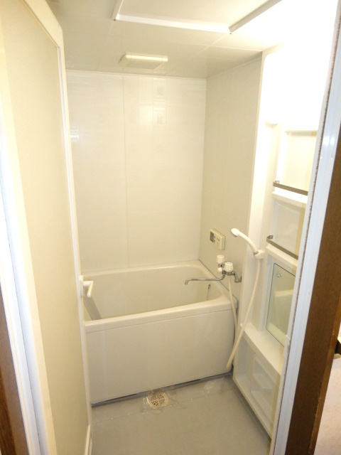 プロニティ小森野【10,000円キャッシュバック対象物件】の浴室|ゆったり過ごせるお風呂です