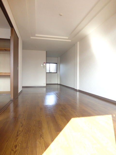 プロニティ小森野【10,000円キャッシュバック対象物件】の居間・リビング|リビングです